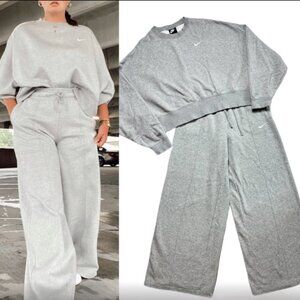 Nike Grey Oversized Sweatshirt & Wide Leg Sweatpants Set 👟✨